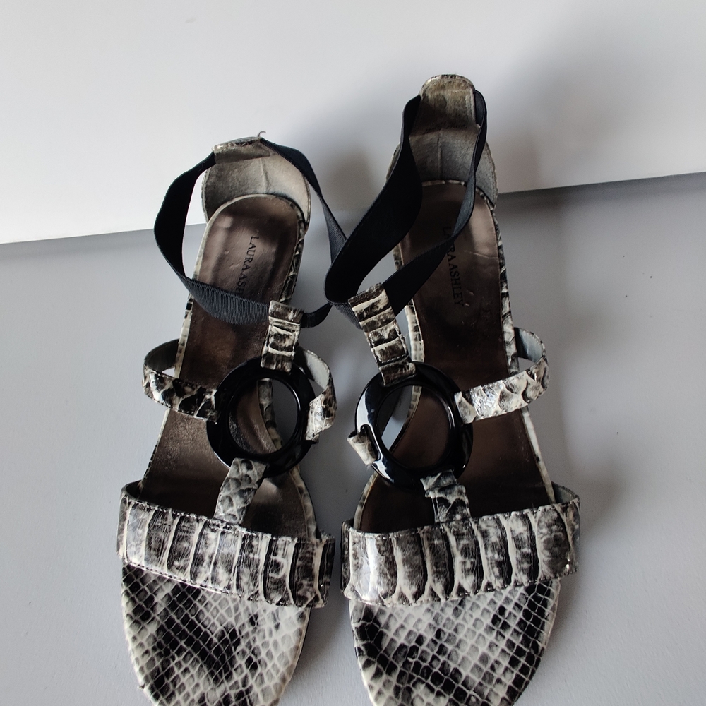 Laura Ashley Fairy Moss Wedge Snakeskin Black grey Stretch Sandals Womens  7 M